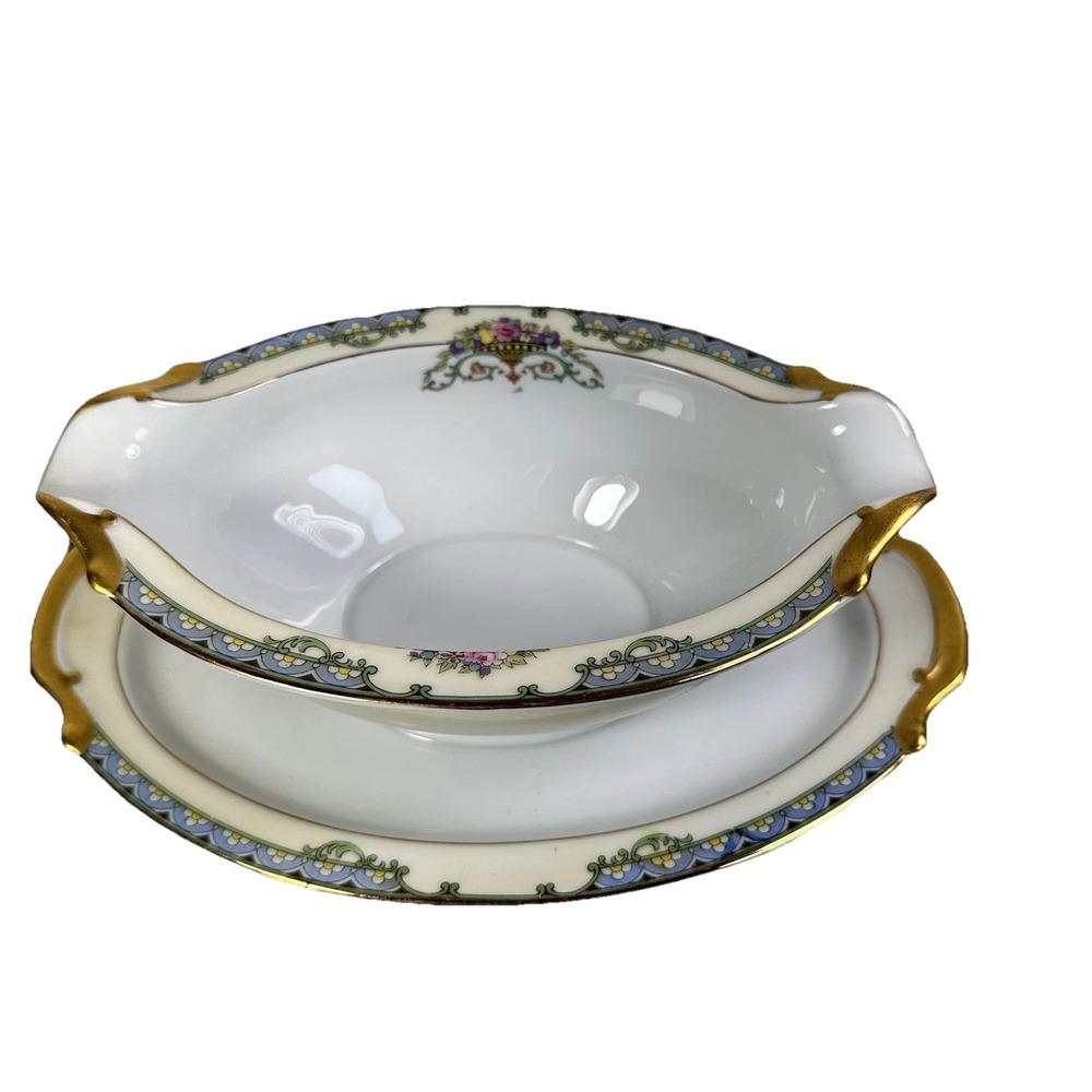 Noritake "Favorita " Gravy Boat with Attached‎ Underplate Gold Trim